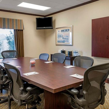 Hampton Inn Greenfield Bagian luar foto
