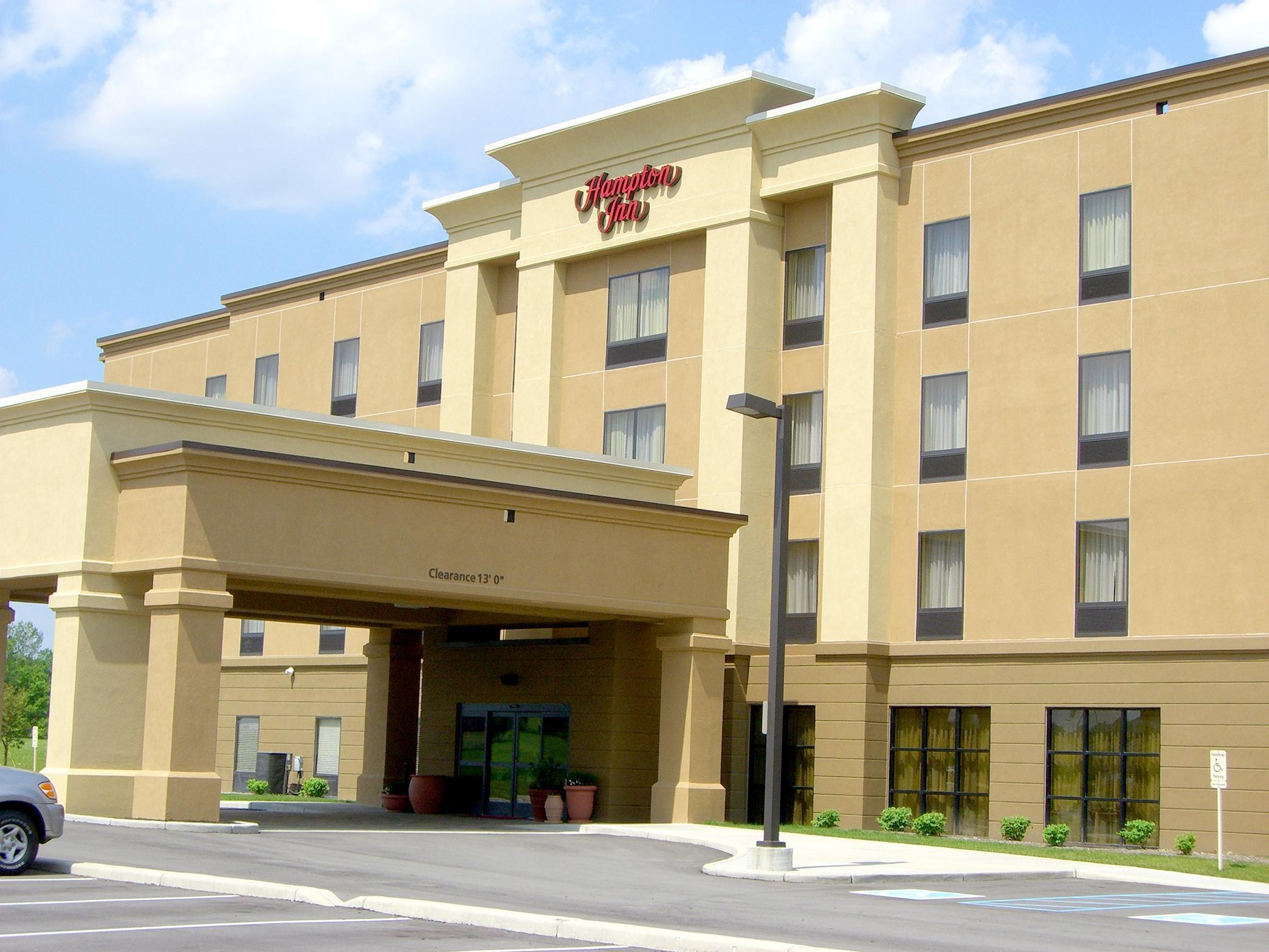Hampton Inn Greenfield Bagian luar foto