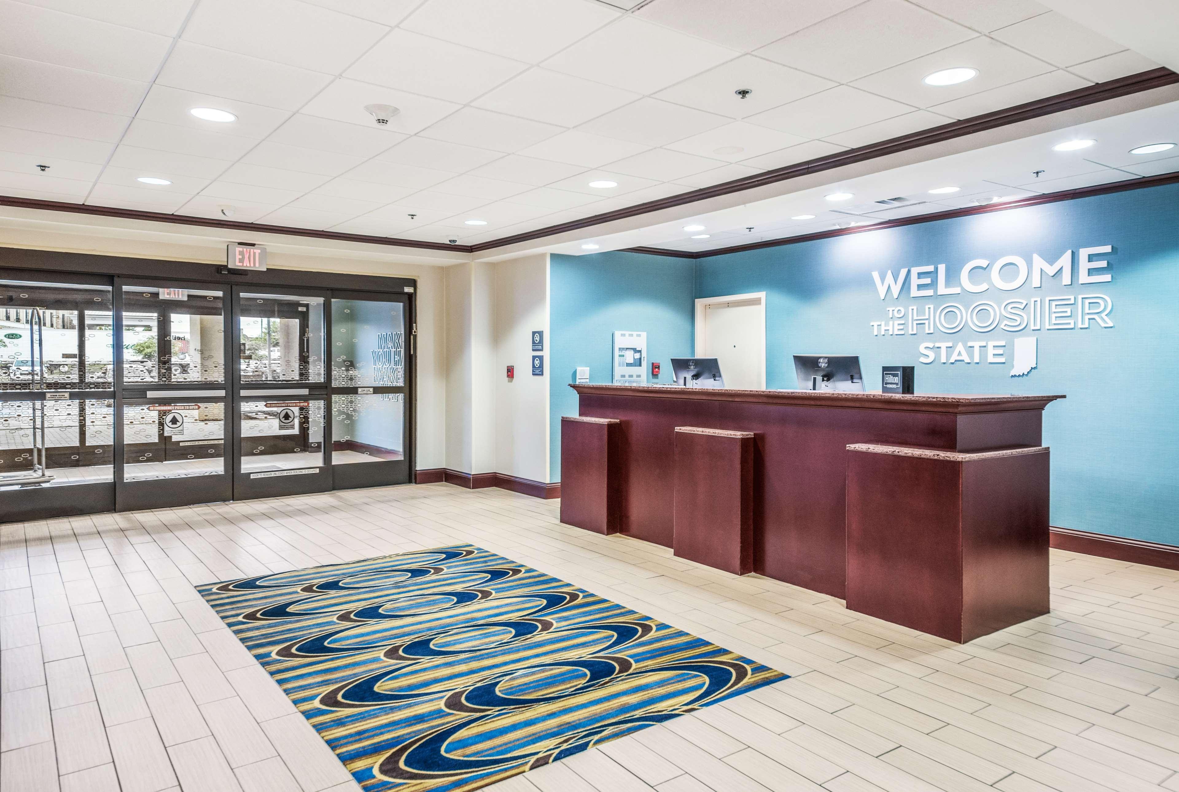 Hampton Inn Greenfield Bagian luar foto