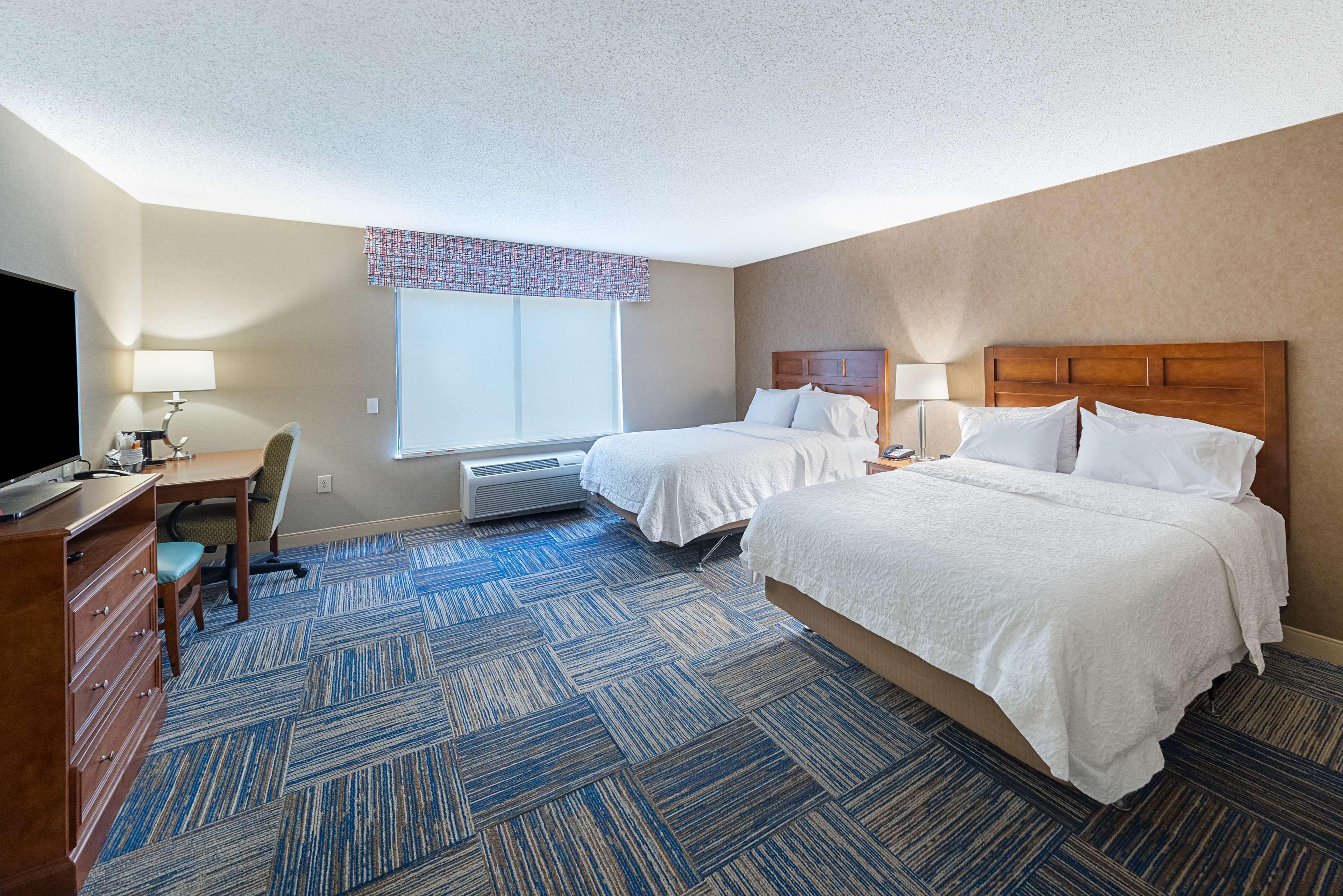Hampton Inn Greenfield Bagian luar foto