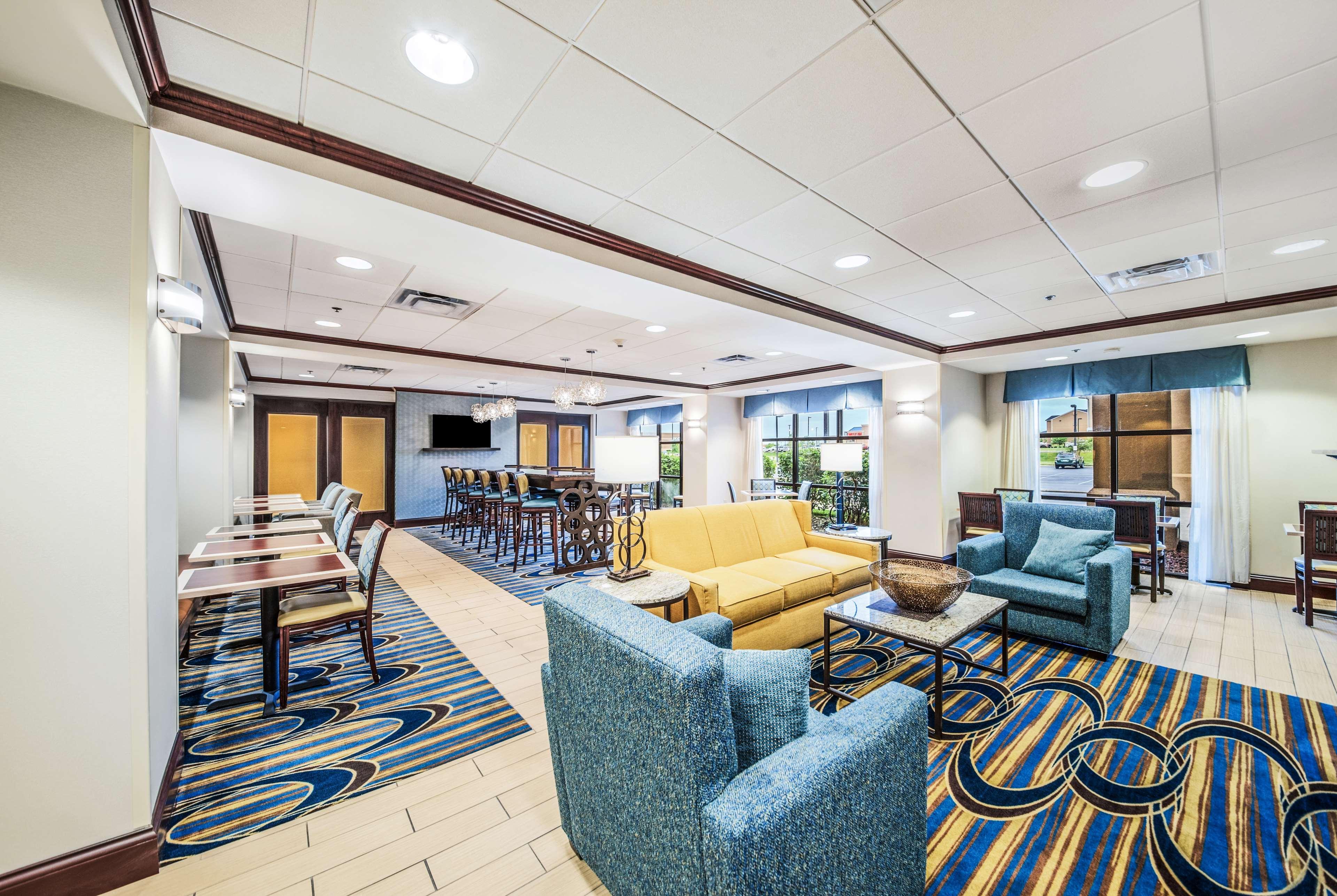 Hampton Inn Greenfield Bagian luar foto