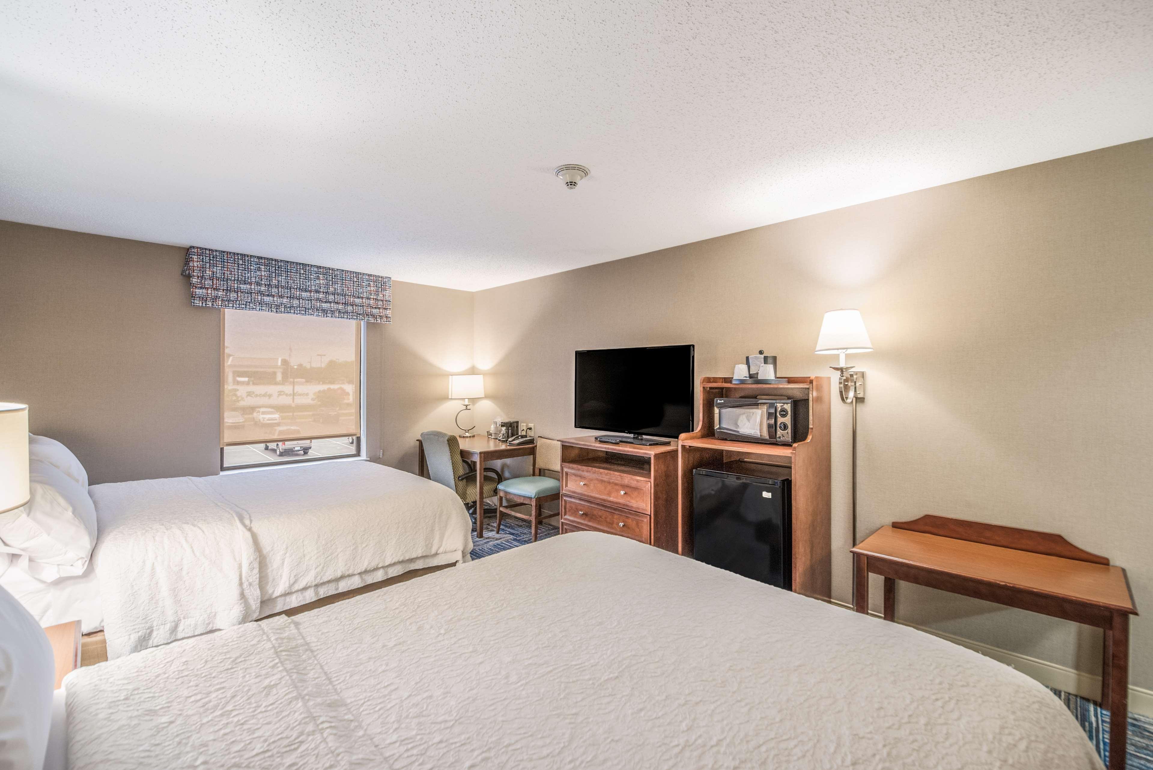 Hampton Inn Greenfield Bagian luar foto
