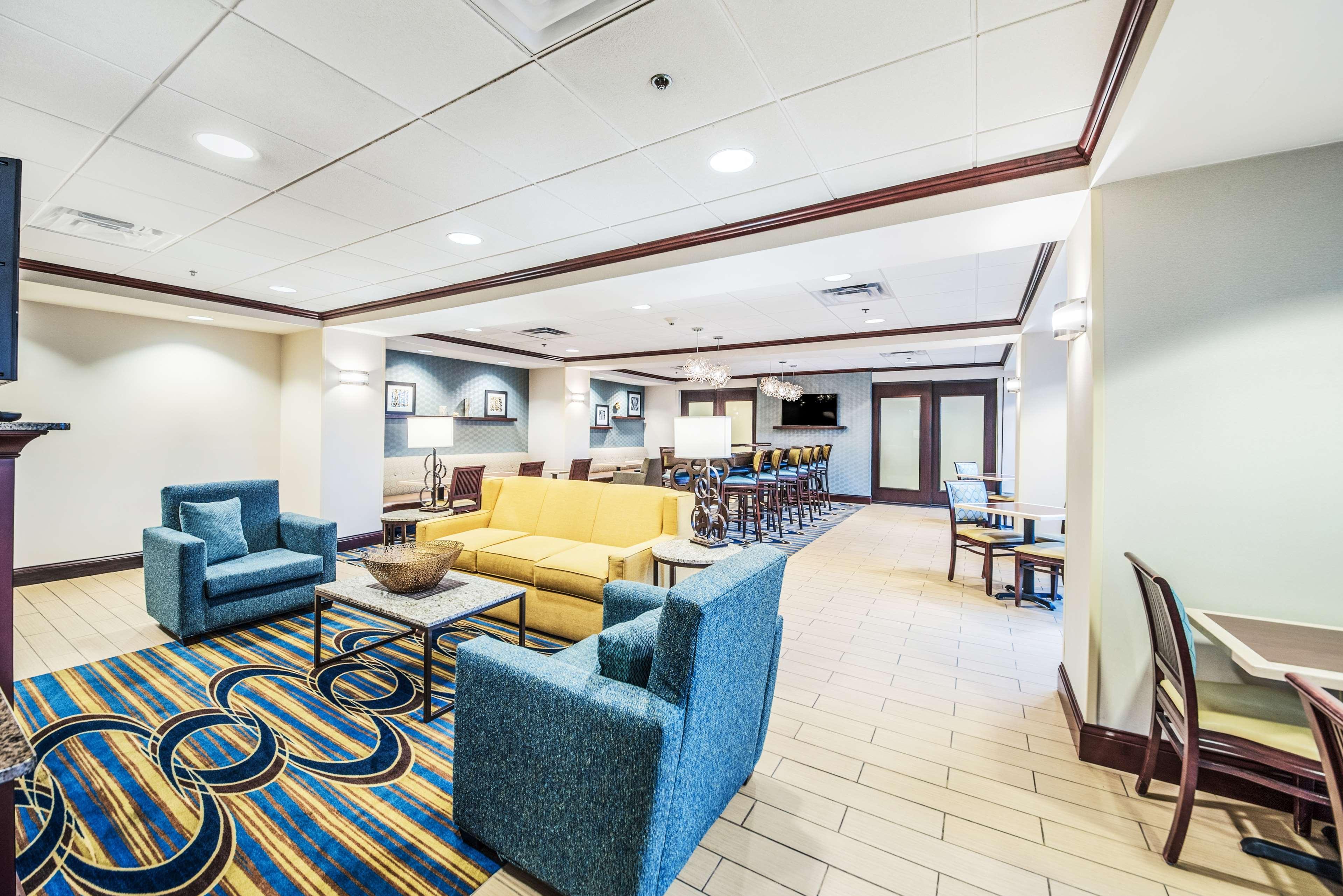 Hampton Inn Greenfield Bagian luar foto