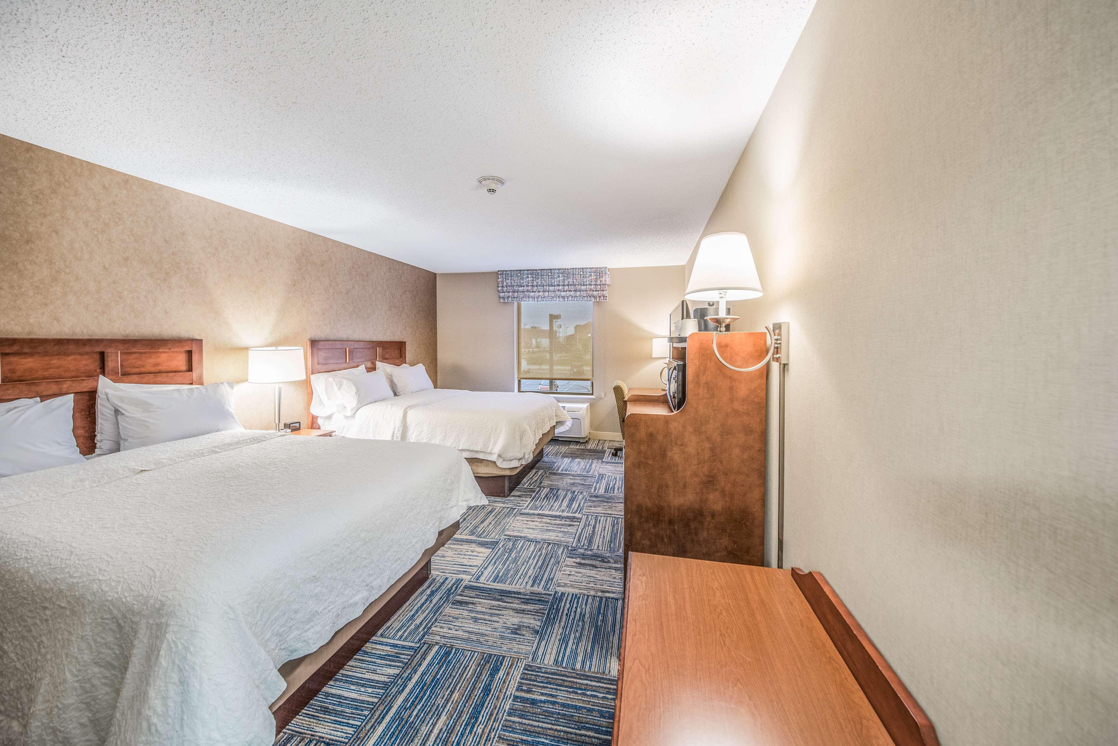 Hampton Inn Greenfield Bagian luar foto