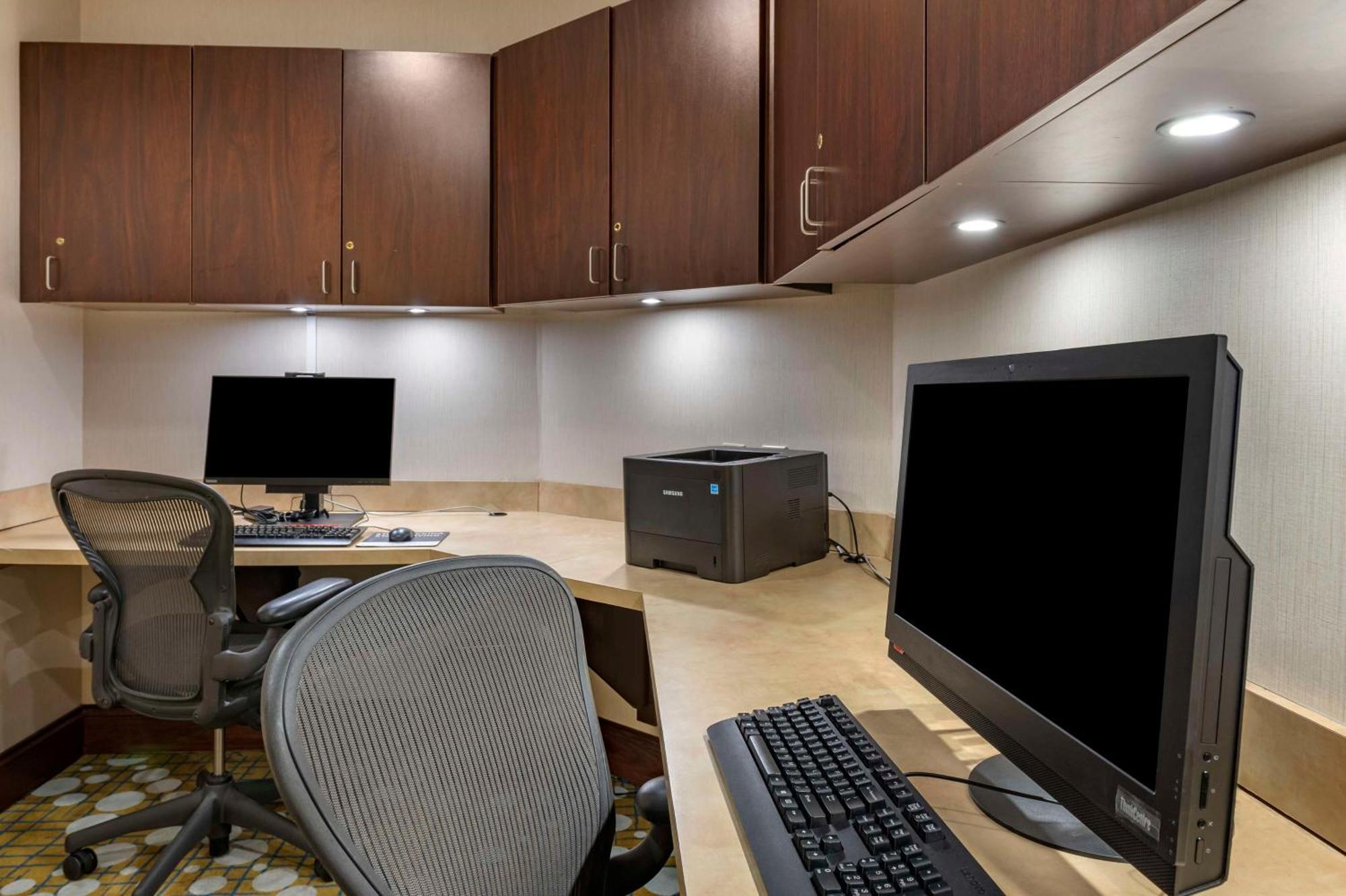 Hampton Inn Greenfield Bagian luar foto