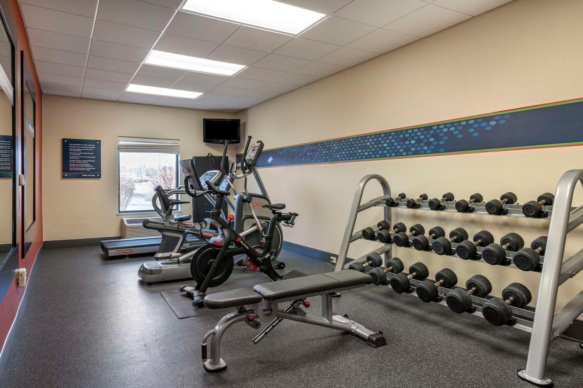 Hampton Inn Greenfield Bagian luar foto