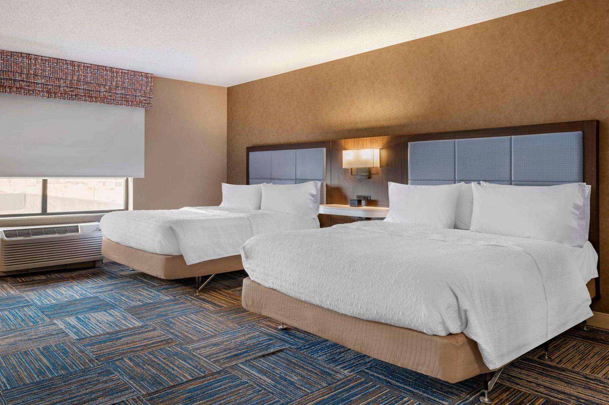 Hampton Inn Greenfield Bagian luar foto