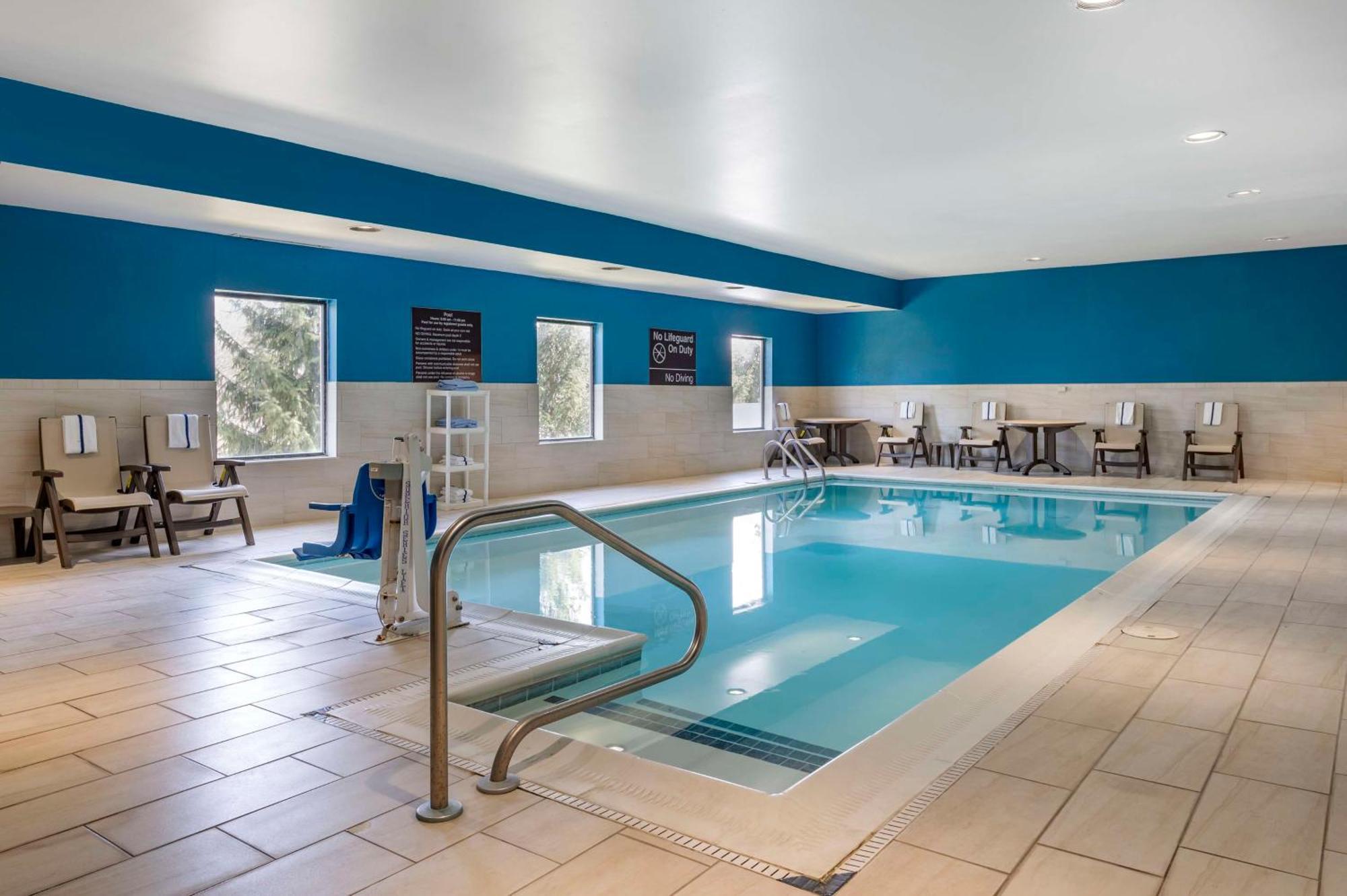 Hampton Inn Greenfield Bagian luar foto