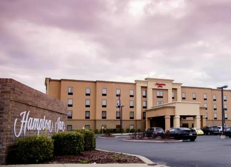 Hampton Inn Greenfield Bagian luar foto